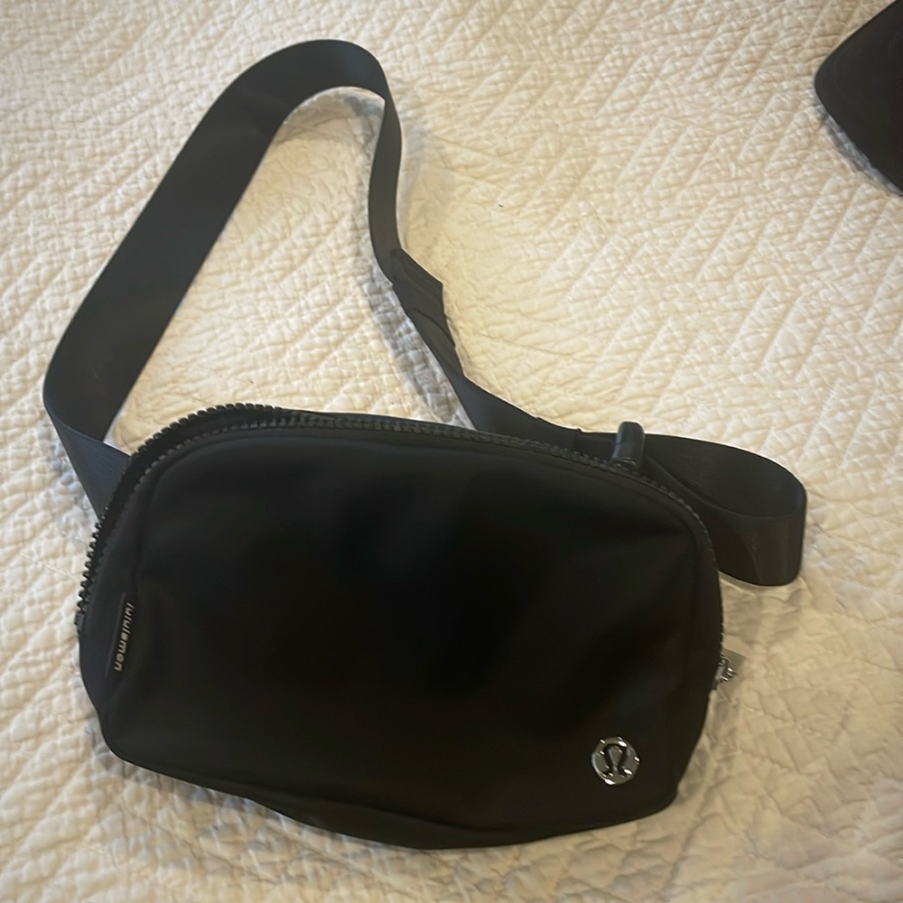 Lulu lemon Fanny pack